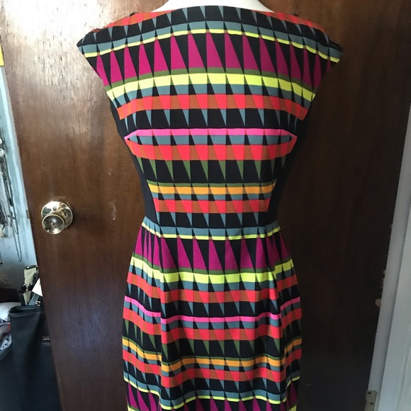 Geometric Colorful Dress - Picture 2 of 4